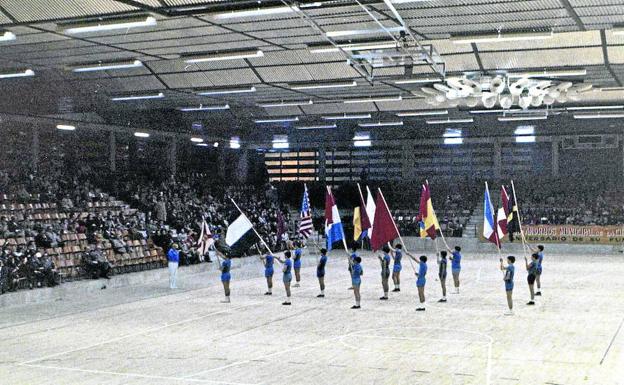 Imagen de la semana del deporte alavés en la inauguración de Mendizorroza.