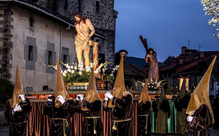 Fotos: Las cofradías procesionaron en Amurrio