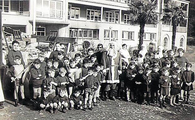 Visita de Papa Noel en las Navidades de 1961.