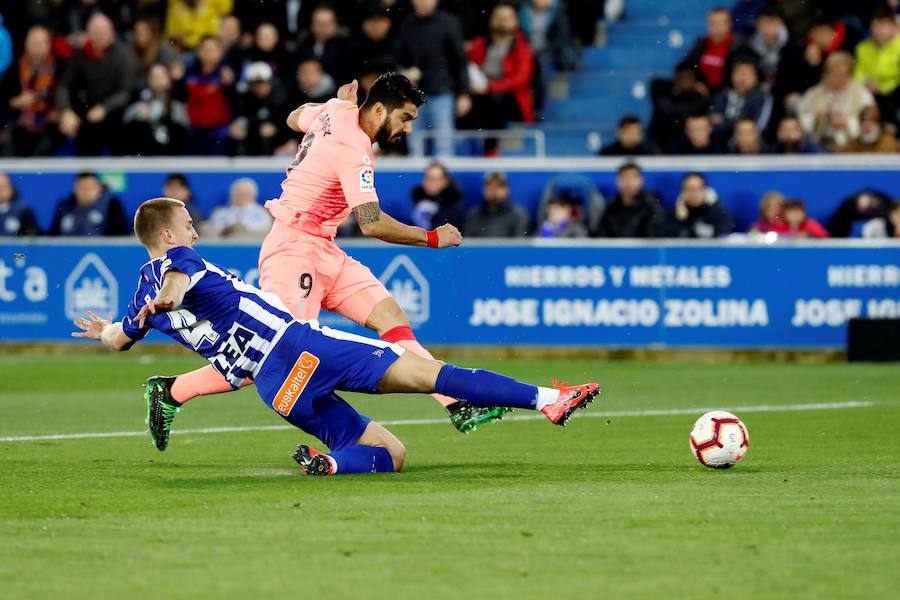 Fotos: Las mejores imágenes del Alavés - Barcelona