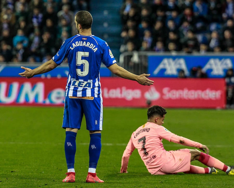 Fotos: Las mejores imágenes del Alavés - Barcelona