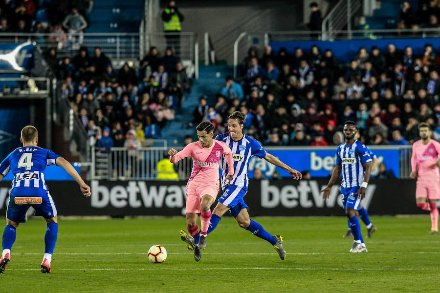 Fotos: Las mejores imágenes del Alavés - Barcelona