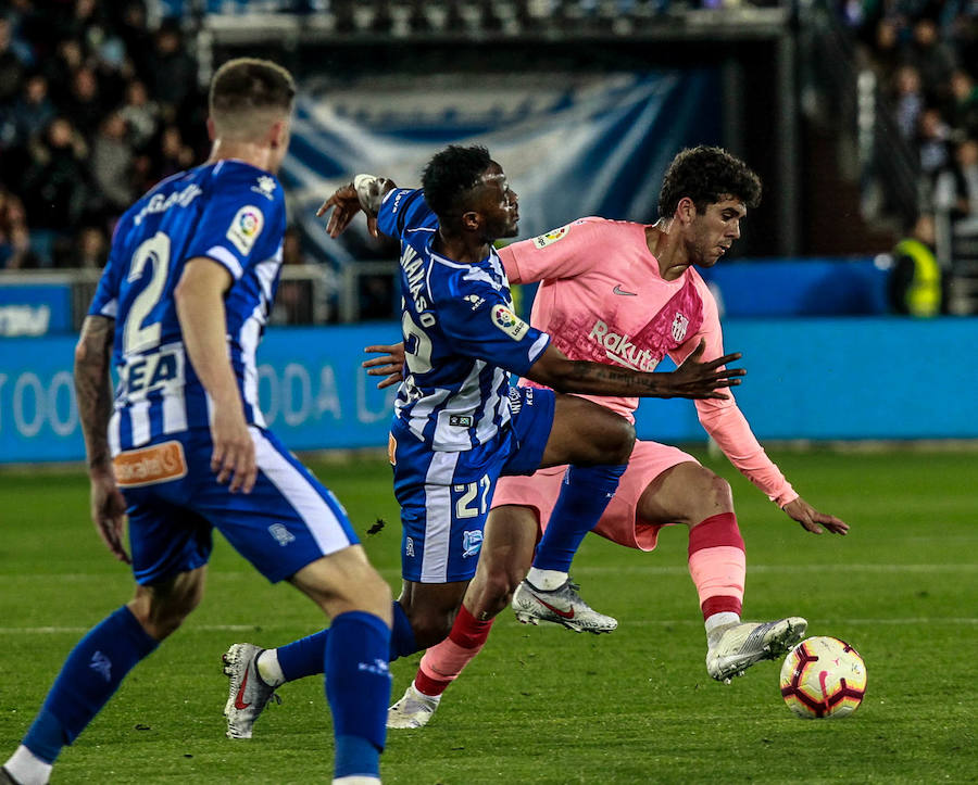 Fotos: Las mejores imágenes del Alavés - Barcelona