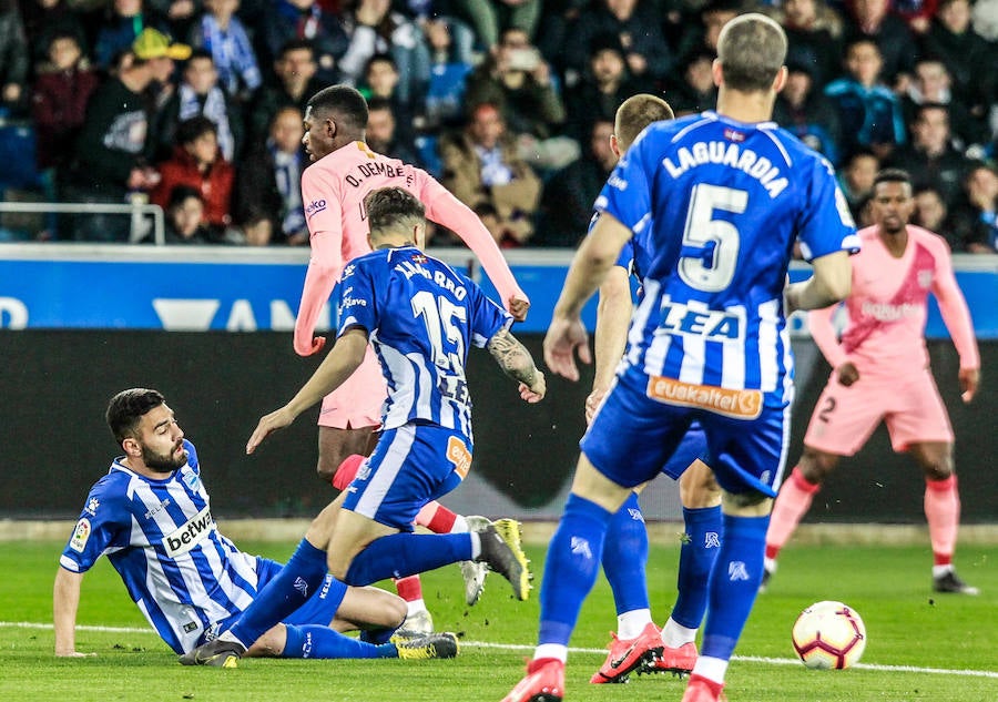 Fotos: Las mejores imágenes del Alavés - Barcelona