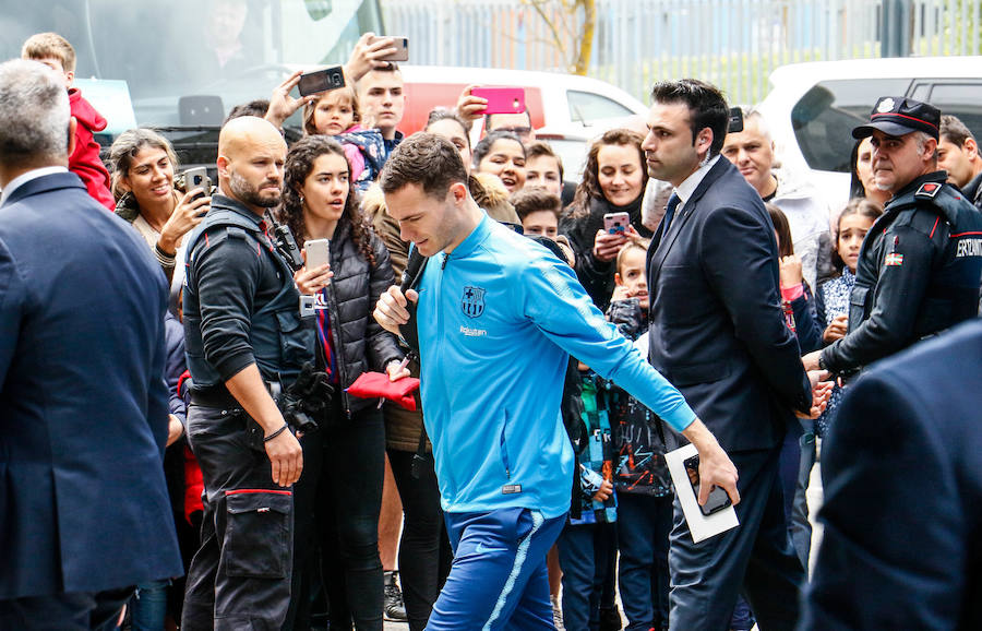 El equipo catalán ha llegado este martes a la capital alavesa para enfrentarse al Deportivo Alavés en una nueva jornada de LaLiga