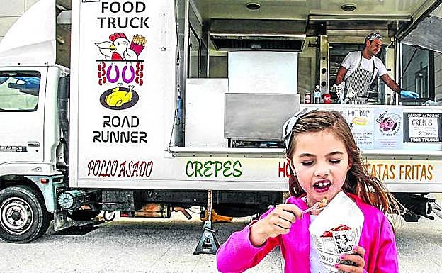 La entrada al HUA Txagorritxu, uno de los entornos elegidos para las 'gastronetas'.