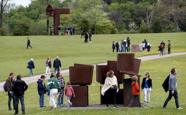 Bisitariak, Chillida Lekun.