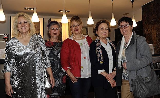 Maite Ibáñez, Felicia del Fresno, Sahara Vicente, María José Plaza y María José Domínguez.