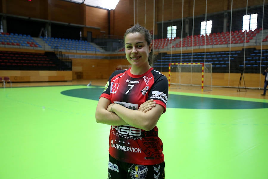 La capitana Ainhoa Hernández.