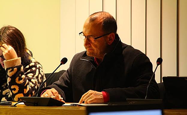 Luis Mariano Álava, durante un pleno en Amurrio. 