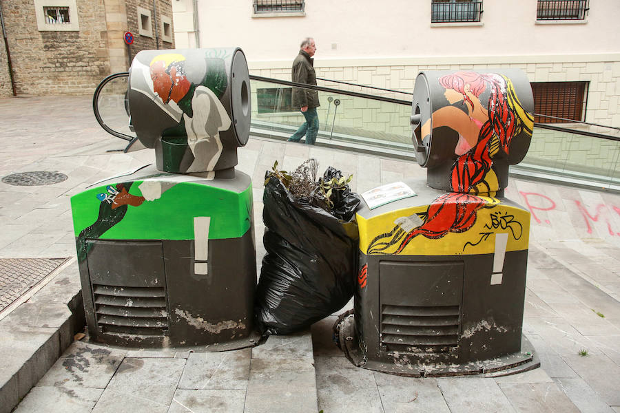 Basura en el Casco Viejo.