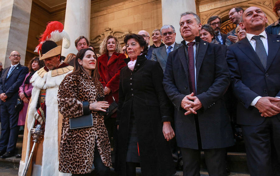 La plaza de la Provincia se convirtió, un año más, en el anuncio a la fiesta