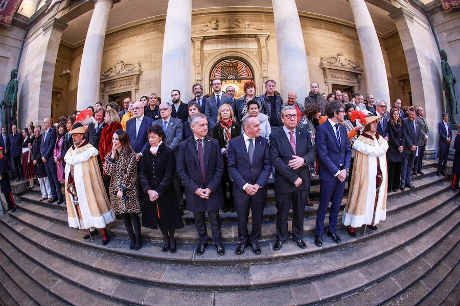 La plaza de la Provincia se convirtió, un año más, en el anuncio a la fiesta