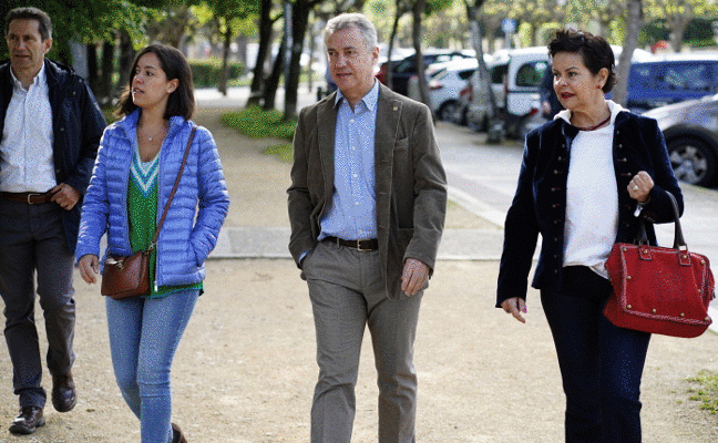 Los políticos vascos animan a participar