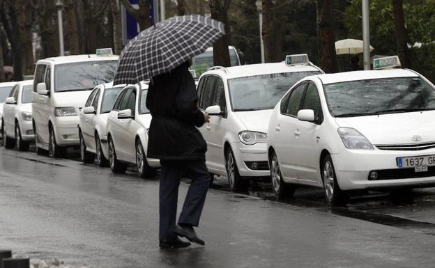 El cliente se fue sin pagar después de que el taxi le dejara en Zabalgana.