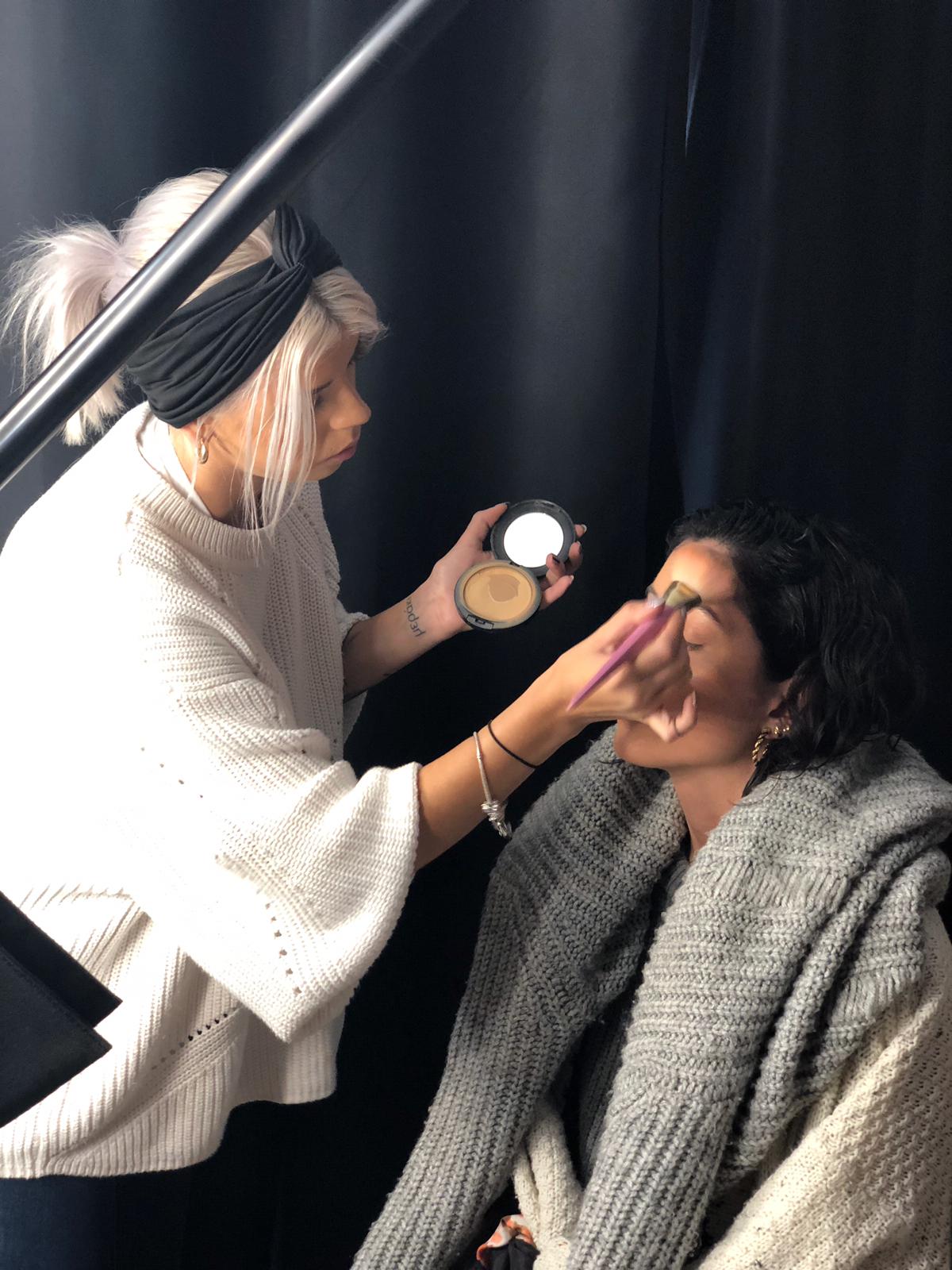 Con tan solo 24 años Bianka Szamosi ha formado parte del equipo de estilistas de la fiesta de los premios MTV y ha estado detrás del maquillaje de Silvia Abril para el JA Bilbao Festival