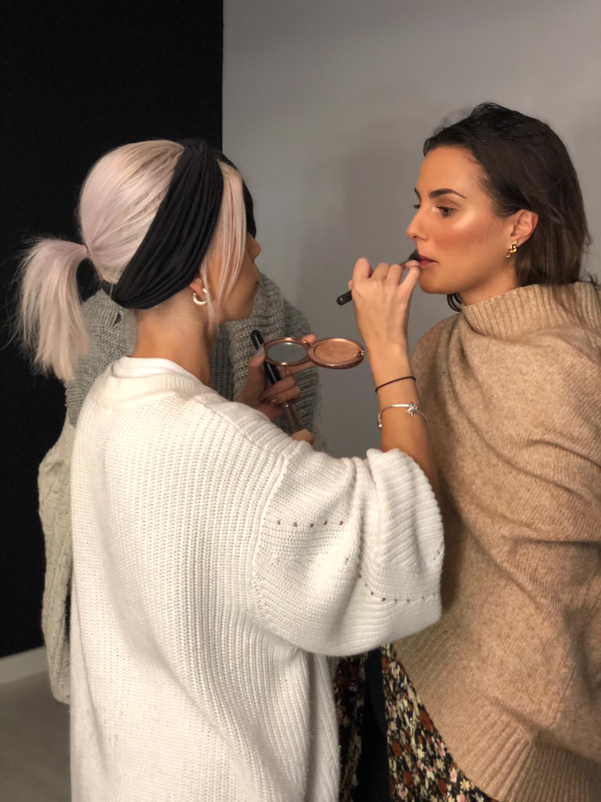 Con tan solo 24 años Bianka Szamosi ha formado parte del equipo de estilistas de la fiesta de los premios MTV y ha estado detrás del maquillaje de Silvia Abril para el JA Bilbao Festival