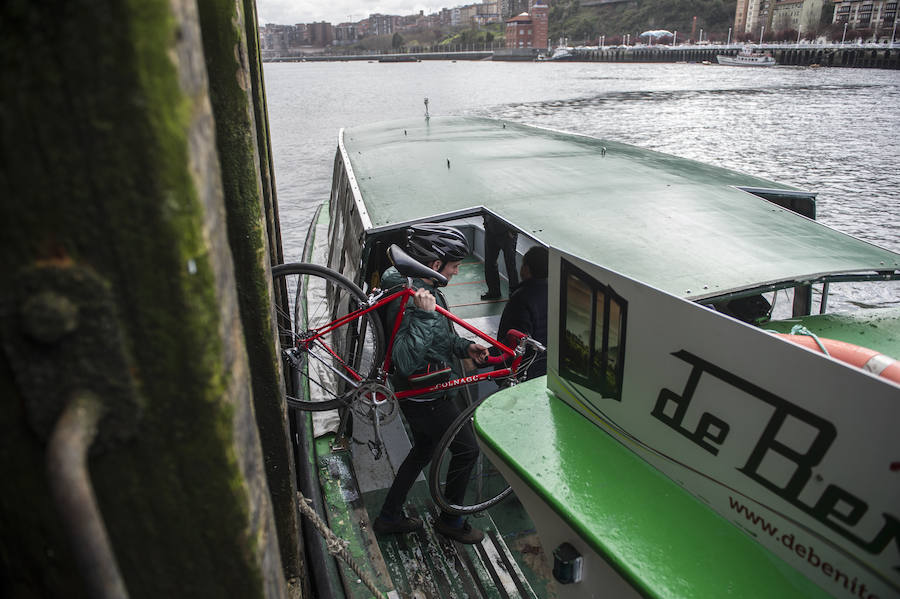 El pasaje que une Portugalete y Las Arenas transporta a cerca de 2.000 viajeros al día. Se trata de una de las dos rutas que se mantienen en activo en la ría