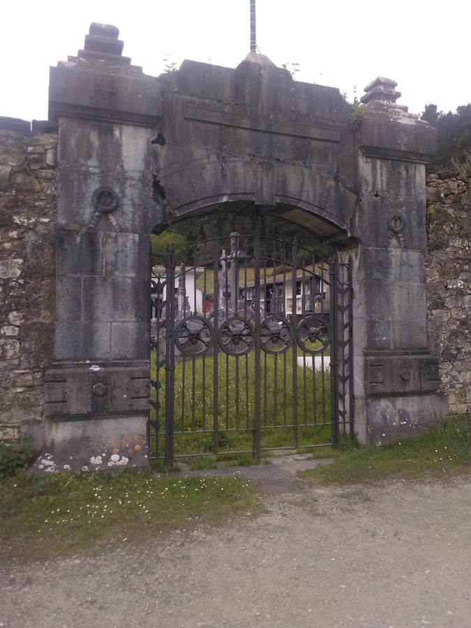 Cementerio de Carral, Sopuerta