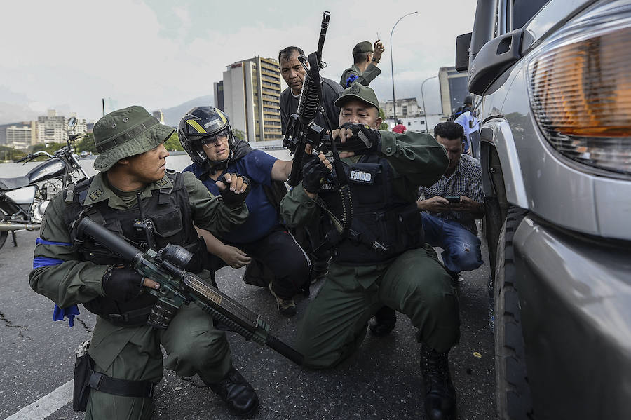 Los opositores Guaidó y Leopoldo López lideran el golpe contra Maduro 