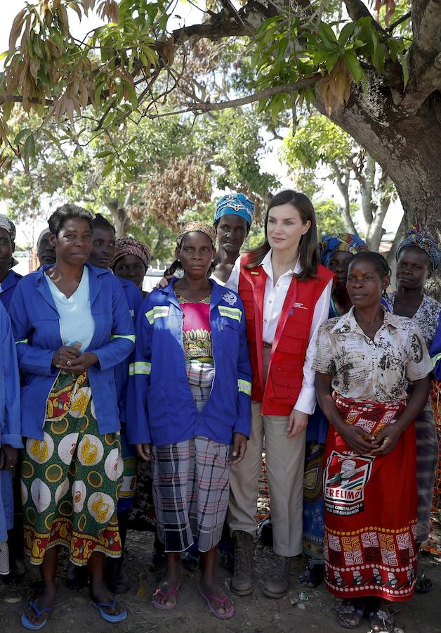 Analizamos la maleta de doña Letizia en su cuarto viaje de cooperación Internacional, esta vez al sudeste africano