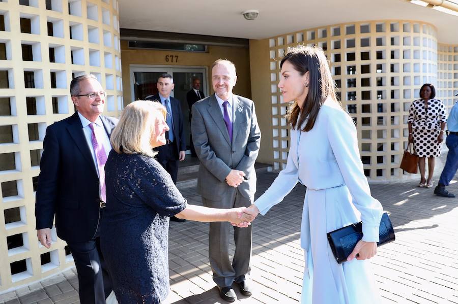 Analizamos la maleta de doña Letizia en su cuarto viaje de cooperación Internacional, esta vez al sudeste africano