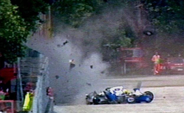 El momento del accidente en el que Senna perdió la vida en Imola el 1 de mayo de 1994.