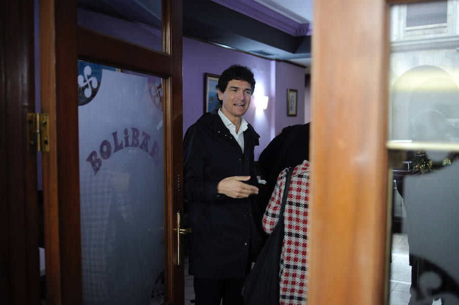 El diputado general ha iniciado en Gernika su particular periplo por varios municipios de la provincia