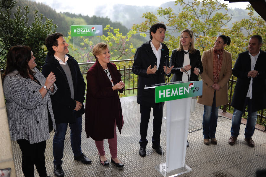 El diputado general ha iniciado en Gernika su particular periplo por varios municipios de la provincia