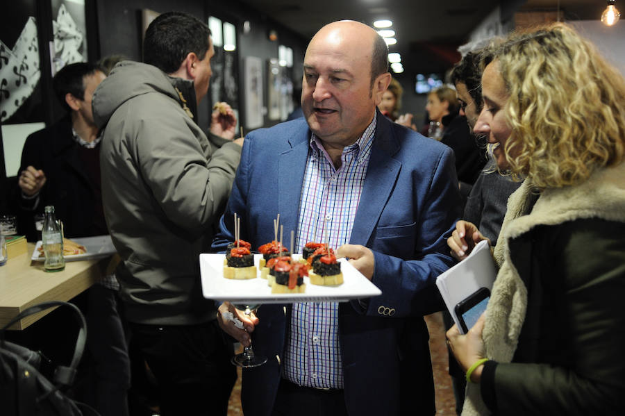 El diputado general ha iniciado en Gernika su particular periplo por varios municipios de la provincia