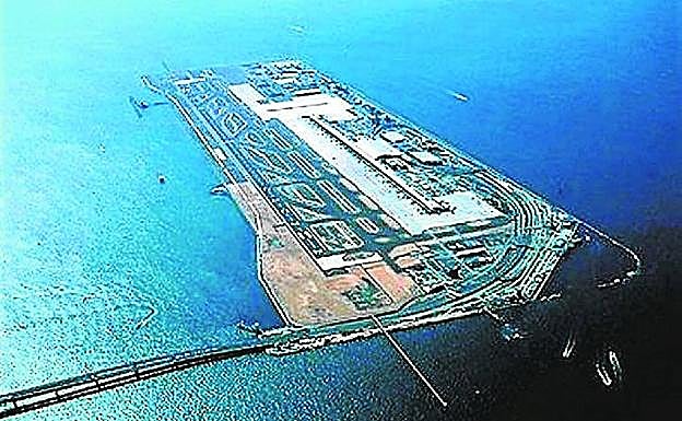 Aeropuerto de Kansai, en la bahía de Osaka.