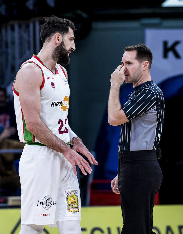 Fotos: Las imágenes del Baskonia - Manresa