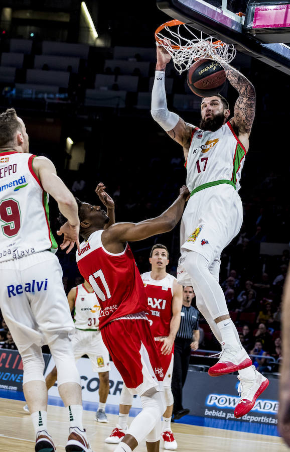 Fotos: Las imágenes del Baskonia - Manresa