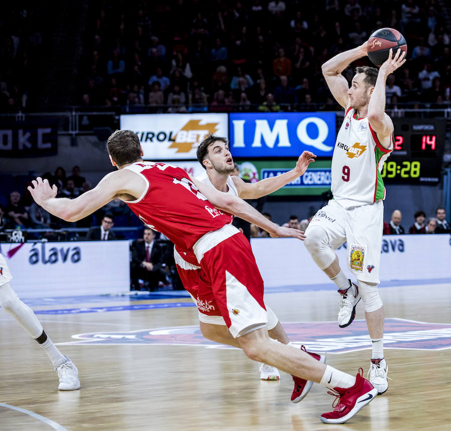Fotos: Las imágenes del Baskonia - Manresa