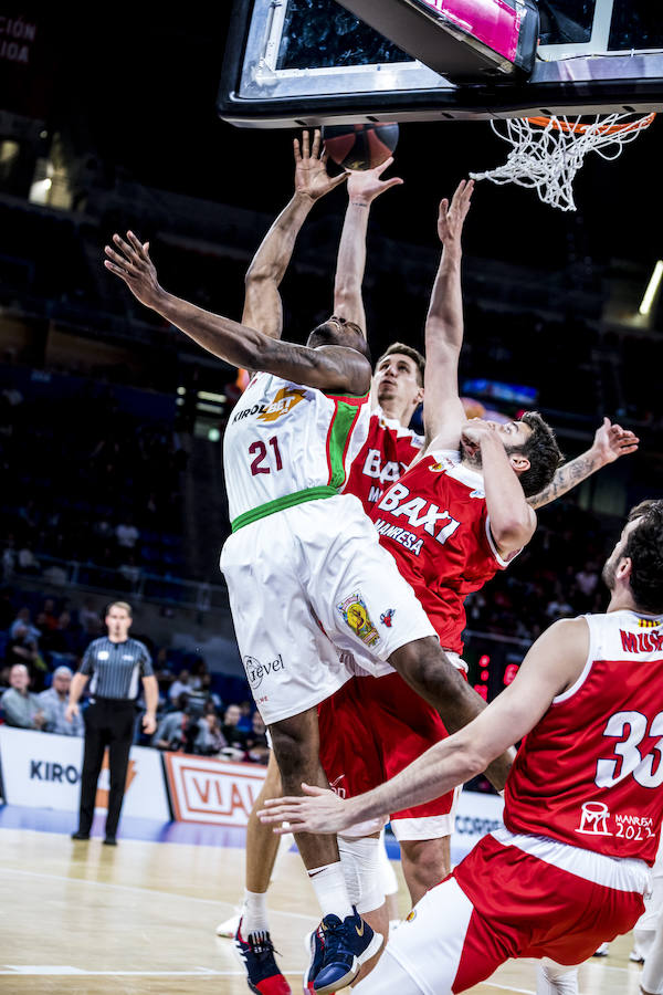 Fotos: Las imágenes del Baskonia - Manresa