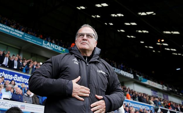 Bielsa, durante su último encuentro con el Leeds 