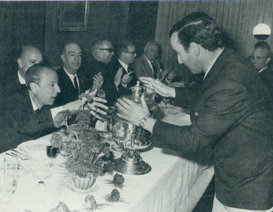 Fotos: Adiós a una leyenda rojiblanca