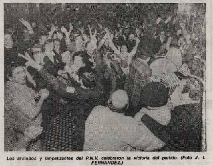 Los afiliados del PNV celebran la victoria en Bilbao.