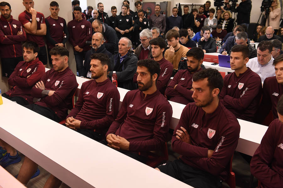 El jugador ha leído un comunicado y ha hecho una llamada a la unidad del equipo en un momento en el que se juega el pase a Europa