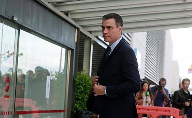 Pedro Sánchez, llega al hospital donde está ingresado el histórico del PSOE Alfredo Pérez Rubalcaba.