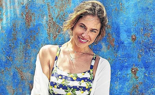 A sus 42 años, la modelo es imagen de la firma de trajes de baño Ysabel Moral.