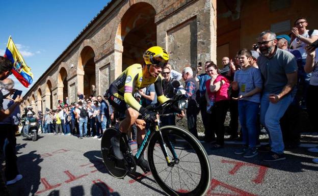 Roglic sacude el Giro a la primera