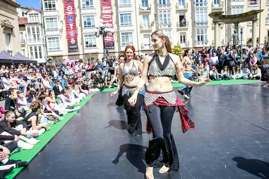 Fotos: Vitoria celebra el día Internacional de la Danza