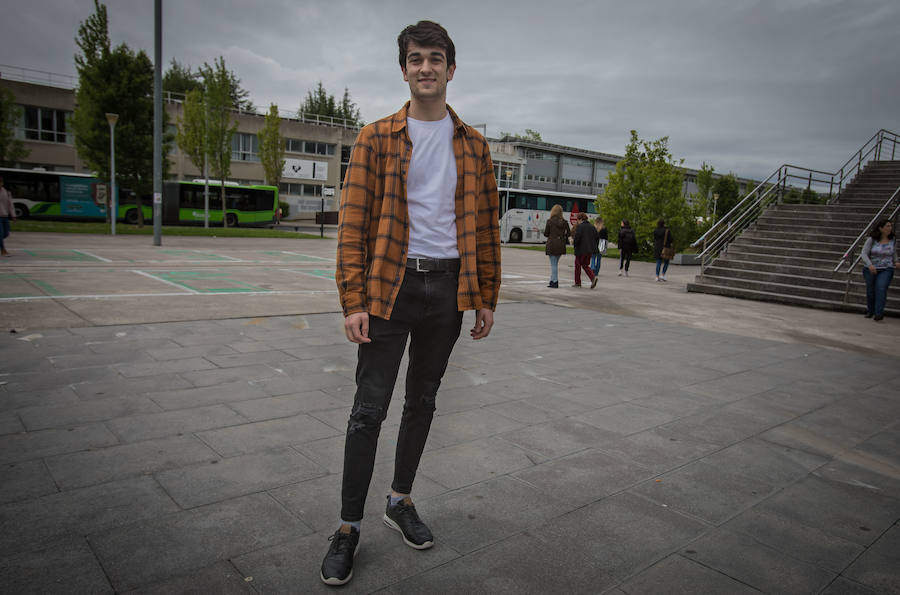 Aitor Esteban (Estudiante de Comunicación Audiovisual - 19 años)