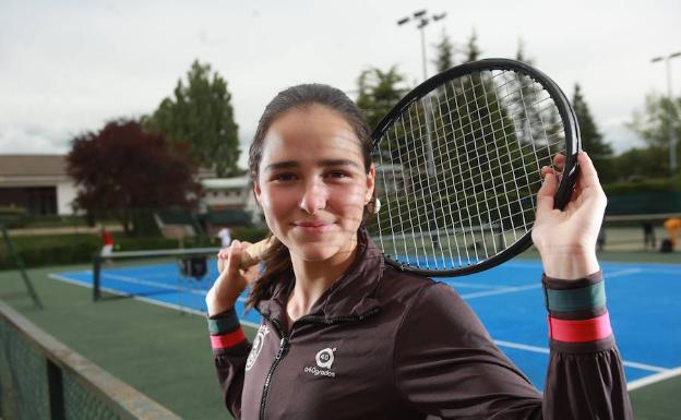 La joven jugadora acudirá como invitada al World Tennis Tour -Open Ciudad de Vitoria-Gasteiz. 
