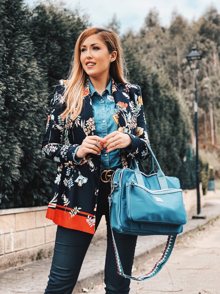 La instagramer Innés Llach nos da las claves para lucir las zapatillas deportivas con mucho estilo