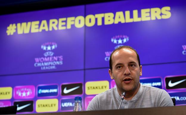 Luis Cortes en la conferencia en el Joan Gamper Sports City de Barcelona 