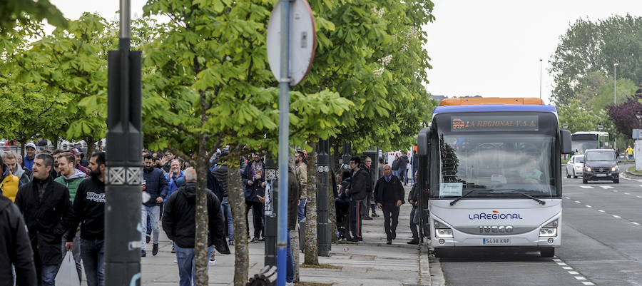 Fotos: Los exteriores del Buesa viven la fiesta del baloncesto europeo
