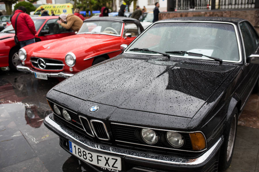 Fotos: Los coches clásicos más impresionantes que se han dado cita hoy en Plentzia
