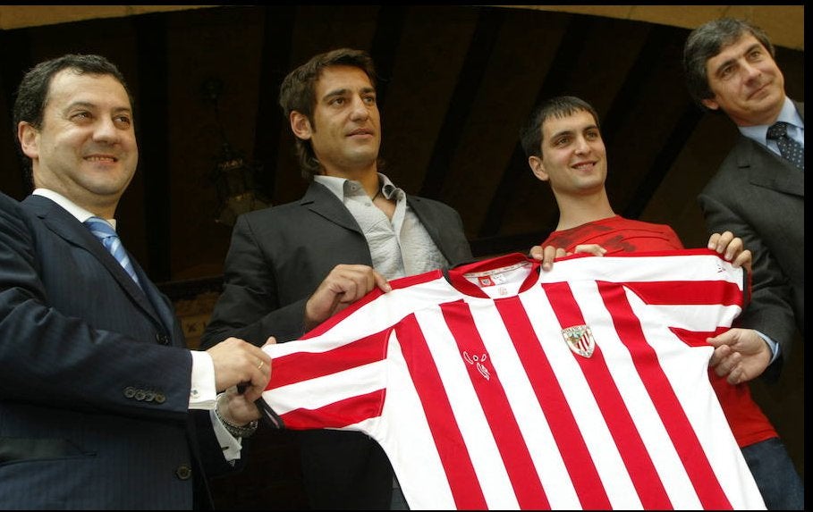 Presentación de la camiseta del Athletic de 2005/2006 con Urzaiz como gran protagonista.